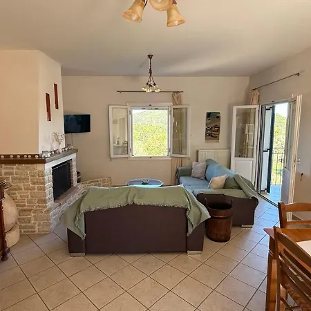 Kazarma Luxury House Casa vacanze Platrithias