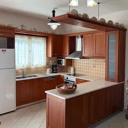 Kazarma Luxury House Platrithias