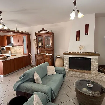 Kazarma Luxury House Platrithias