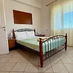 Tatil Evi Kazarma Luxury House Platrithias