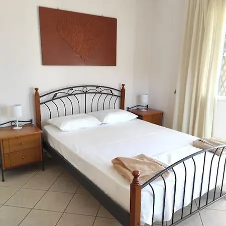 Holiday home Kazarma Luxury House Platrithias