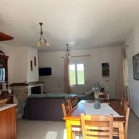 Kazarma Luxury House Platrithias